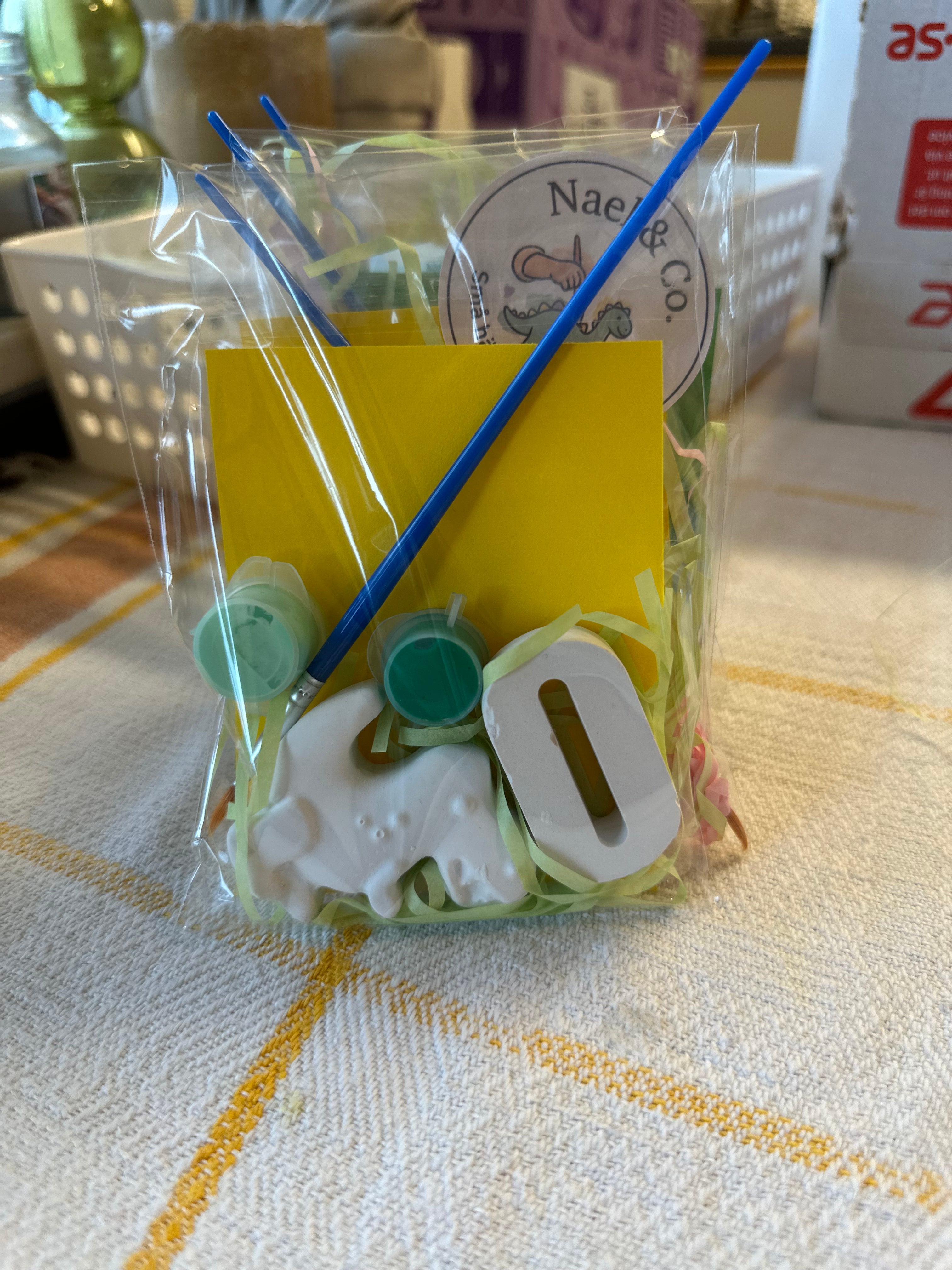 Personligt DIY Pysselkit Bokstav – Måla gipsfigurer | Nael & Co.