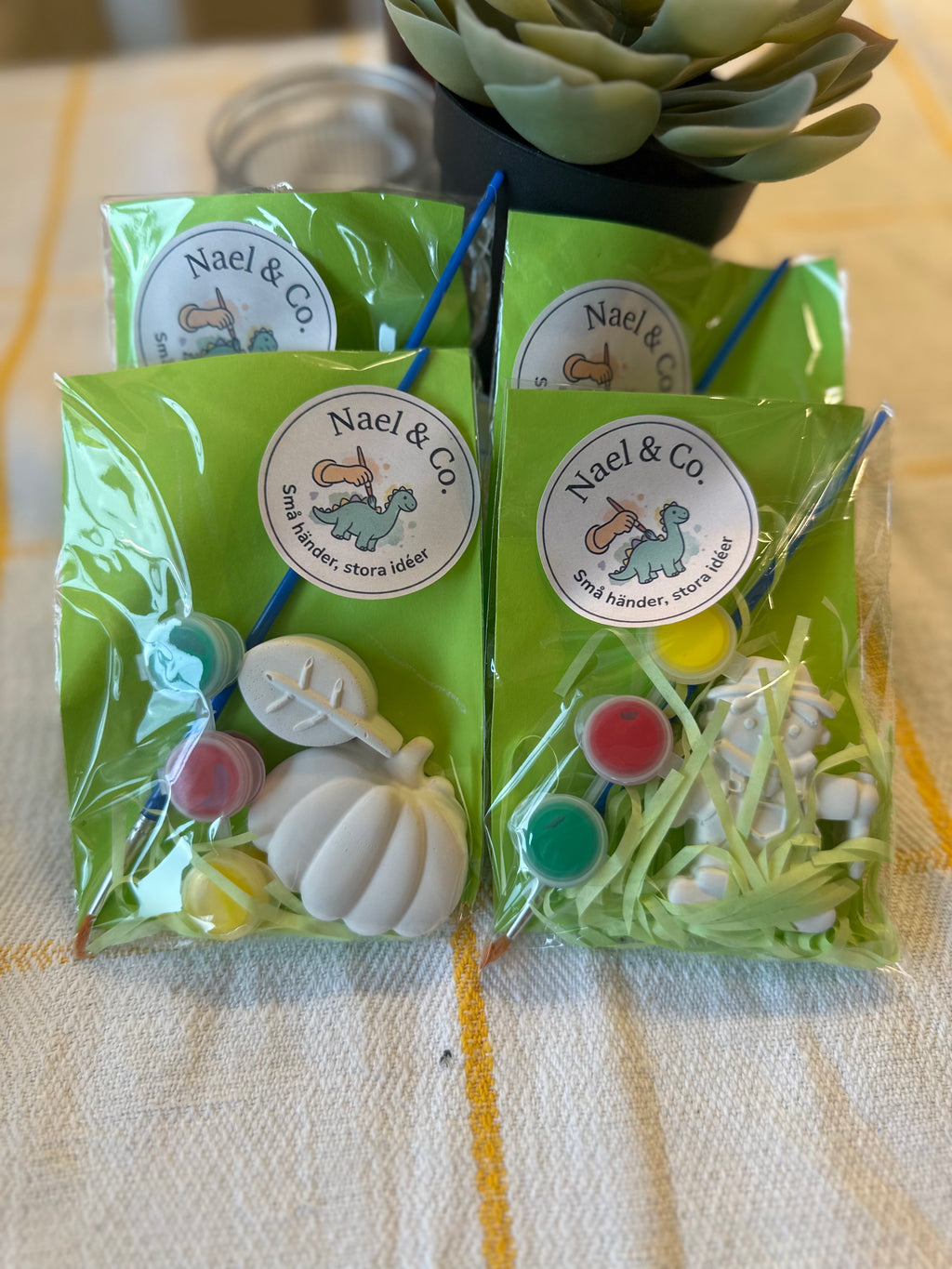 Mini Pysselkit Bondgård – Måla egna gipsfigurer | Nael & Co.