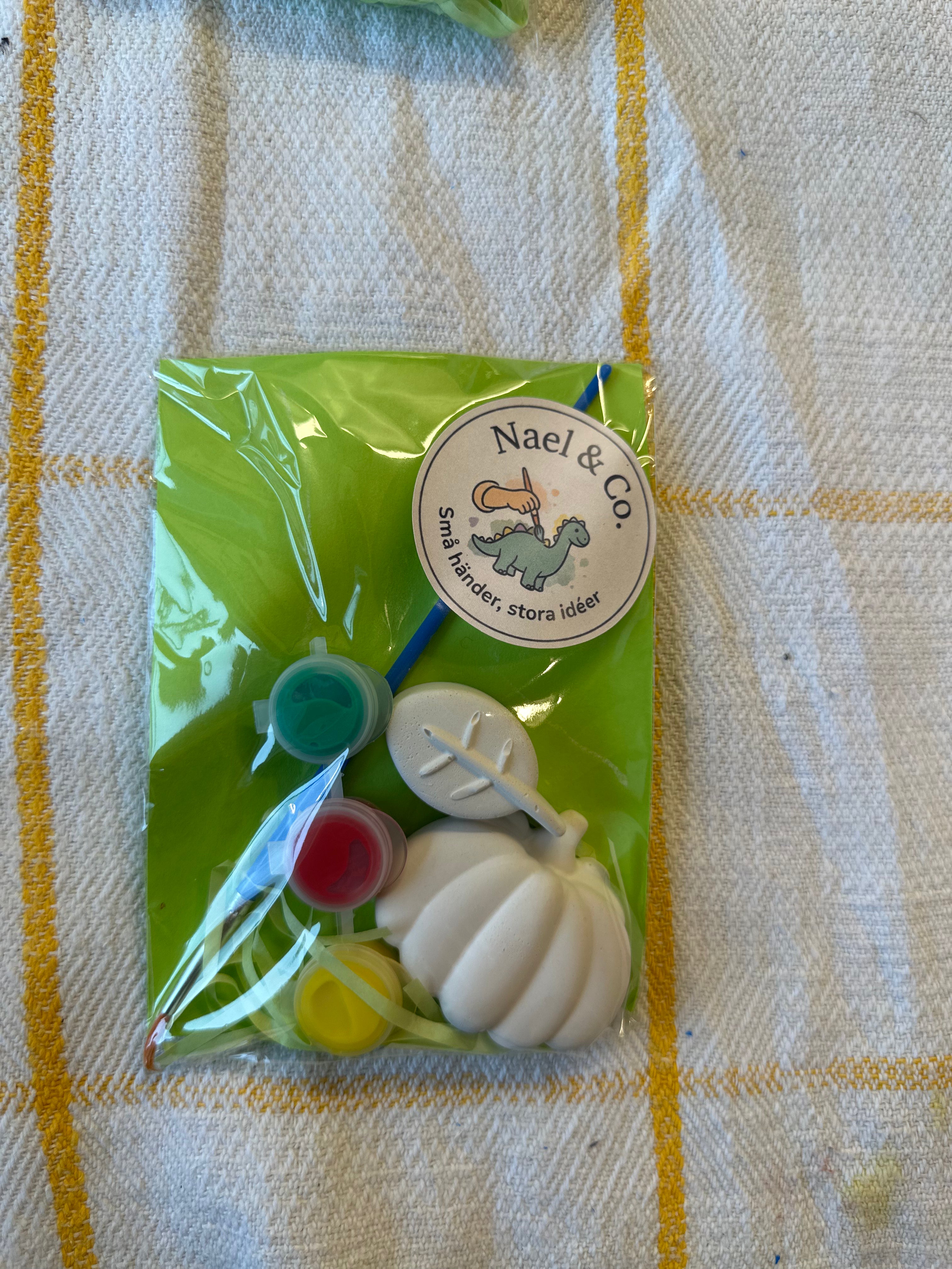 Mini Pysselkit Bondgård – Måla egna gipsfigurer | Nael & Co.