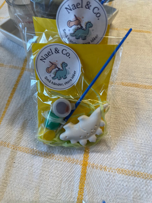Mini Pysselkit Dinosarie – Måla egna gipsfigurer | Nael & Co.