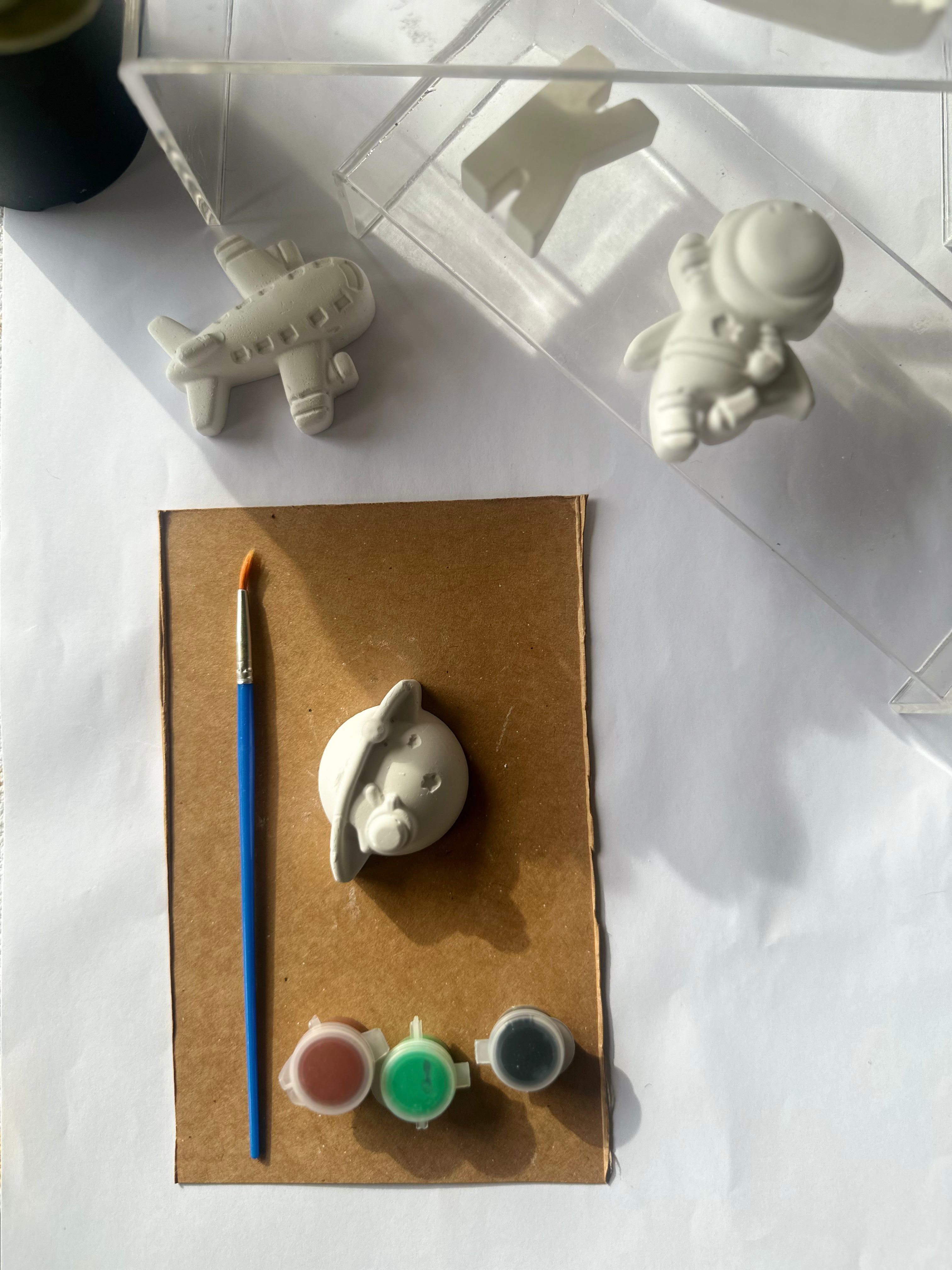 Mini Pysselkit Rymden – Måla egna gipsfigurer | Nael & Co.