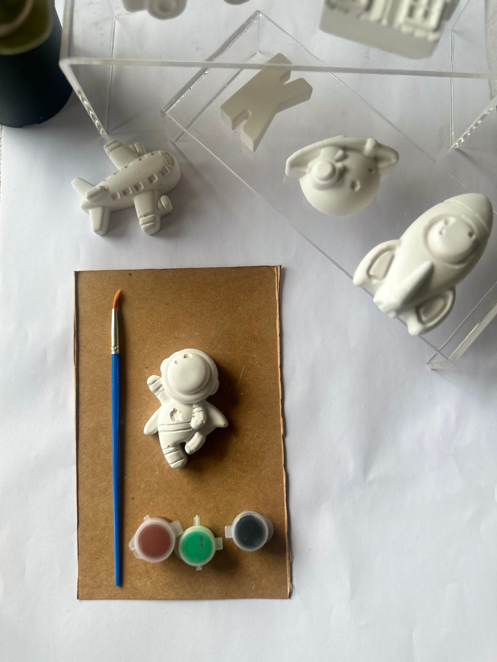Mini Pysselkit Rymden – Måla egna gipsfigurer | Nael & Co.